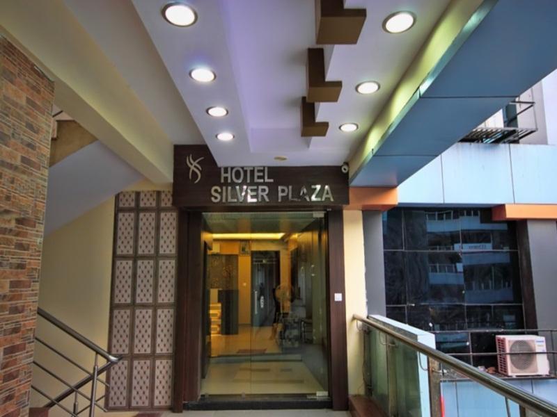 Hotel Silver Plaza อาเมดาบัด ภายนอก รูปภาพ